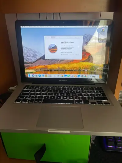 MacBook Pro 13 pulgadas con macOS High Sierra - miniatura 1