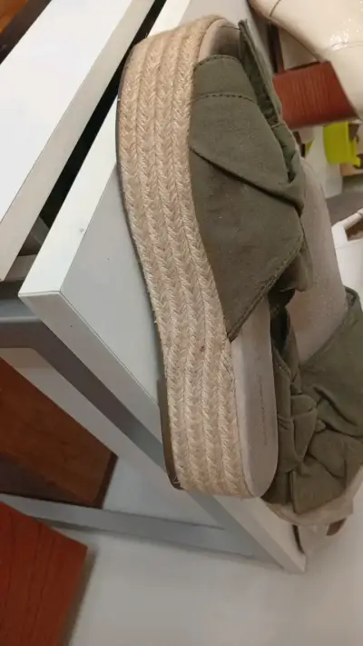 Sandalias plataforma con lazo color beige - miniatura 2