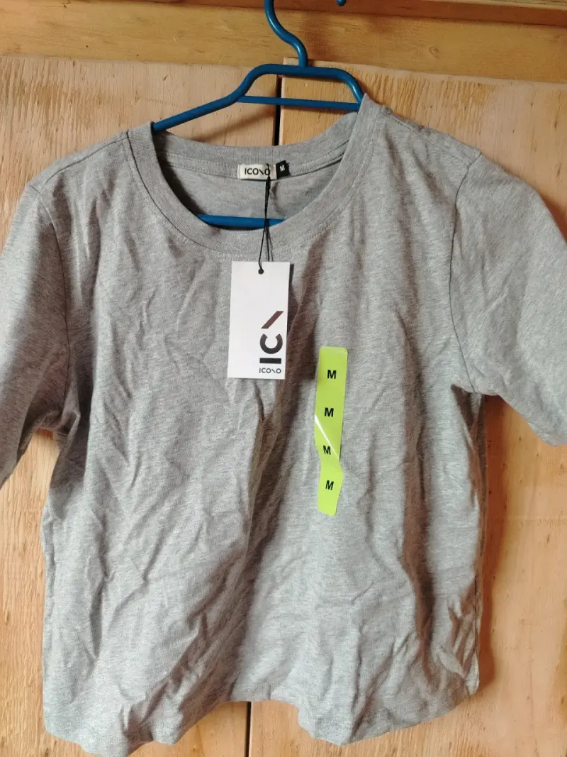 Polera gris marca Icono talla M