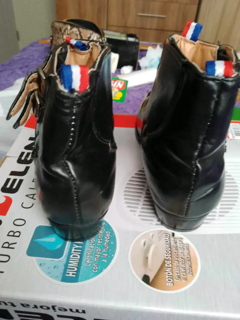 Botines de cuero negro con detalle tricolor - 1