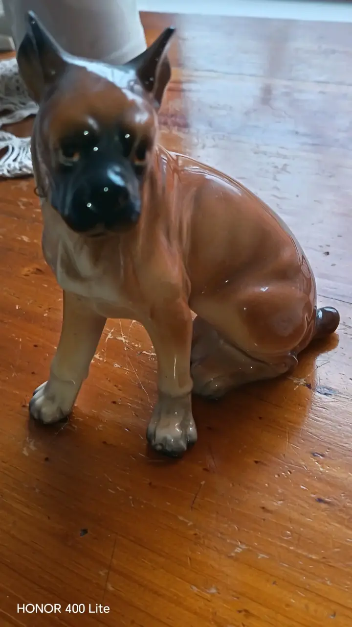 Figura decorativa de perro en cerámica marrón - 3