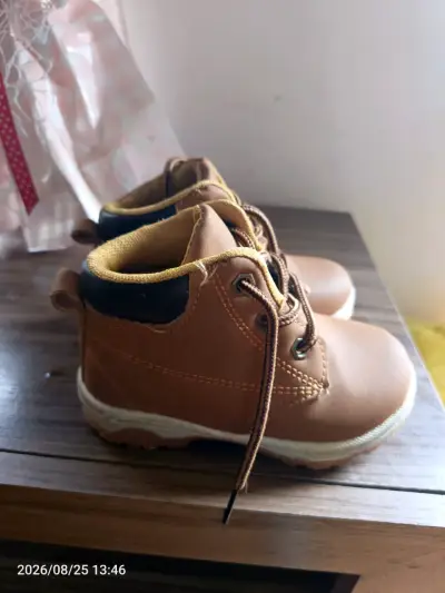 Botines de ecocuero para niños color marrón - miniatura 1