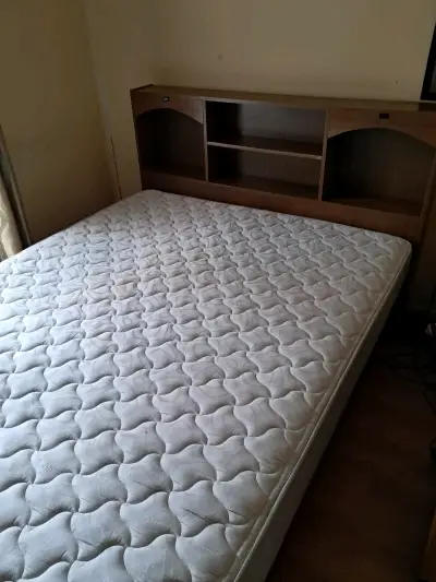 Cama matrimonial + colchón y cabecera con luces - miniatura 3