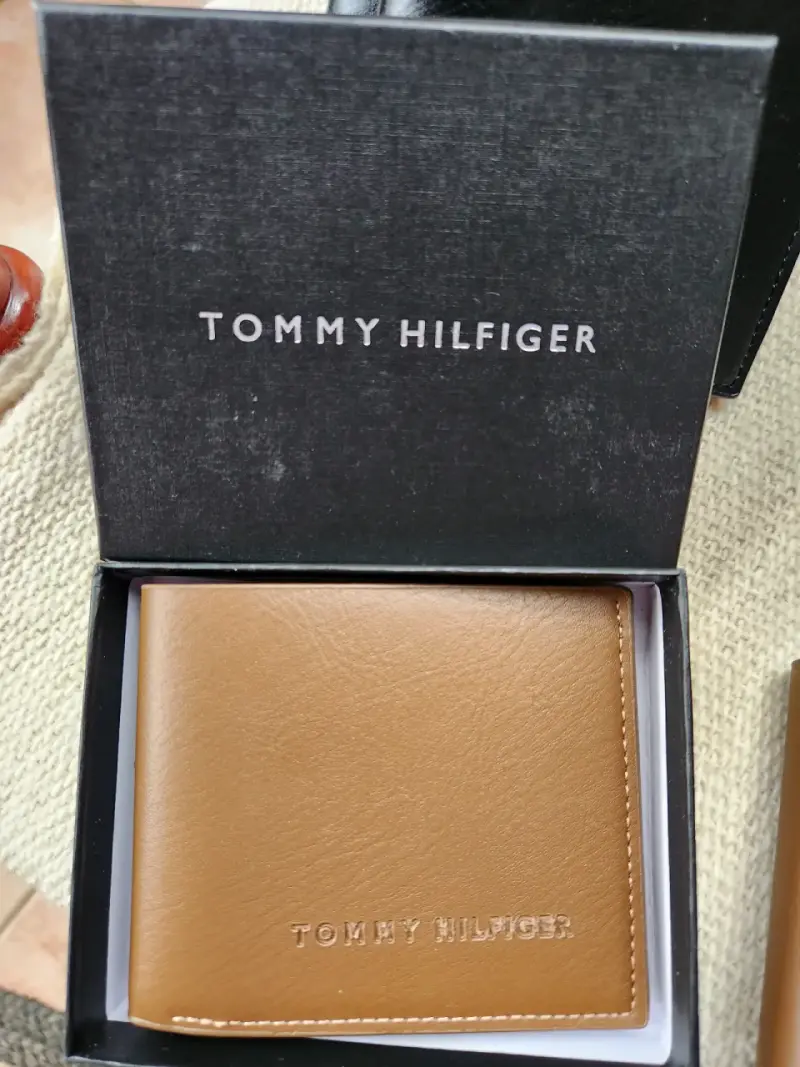 Billetera Tommy Hilfiger, Lacoste Versace en caja - 6