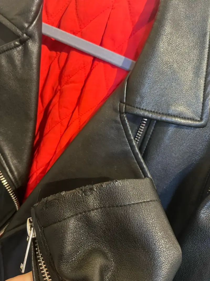 Chaqueta de cuerina negra Mango con forro rojo - 3