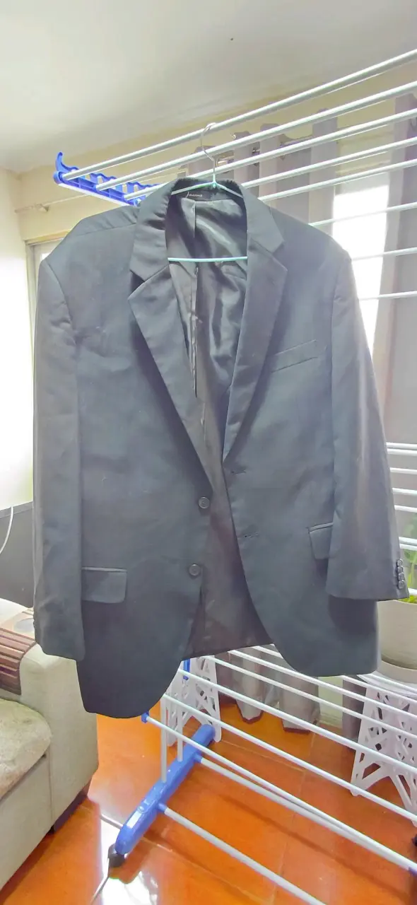 Elegante blazer negro para hombre,con pantalón - 1