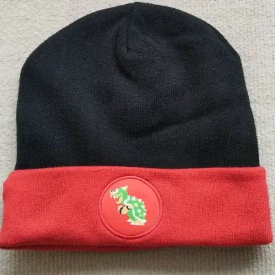 Gorro de lana Nintendo Bowser negro y rojo - miniatura 1