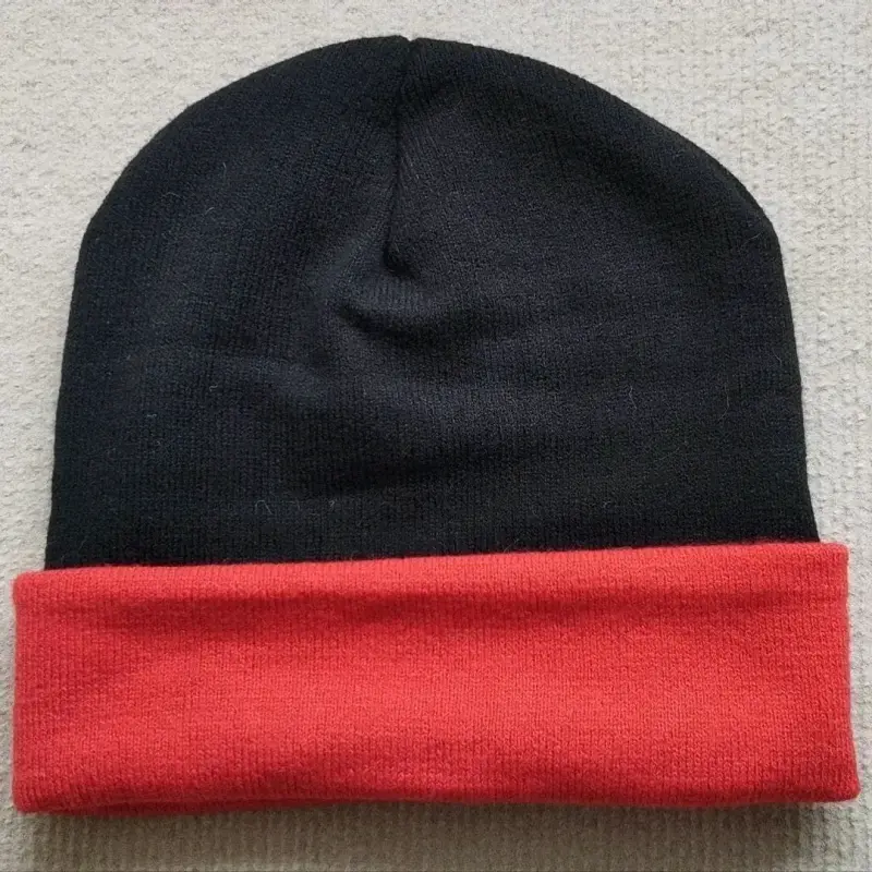 Gorro de lana Nintendo Bowser negro y rojo - 2