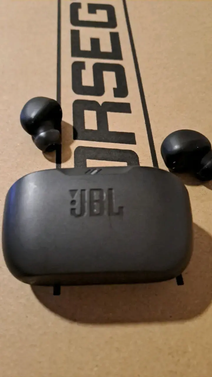 Audífonos inalámbricos JBL con estuche de carga - 5