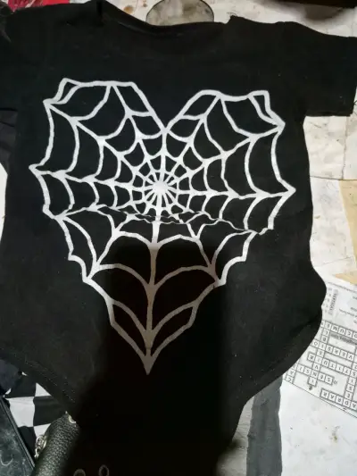 Body de bebé negro con diseño de telaraña - miniatura 1
