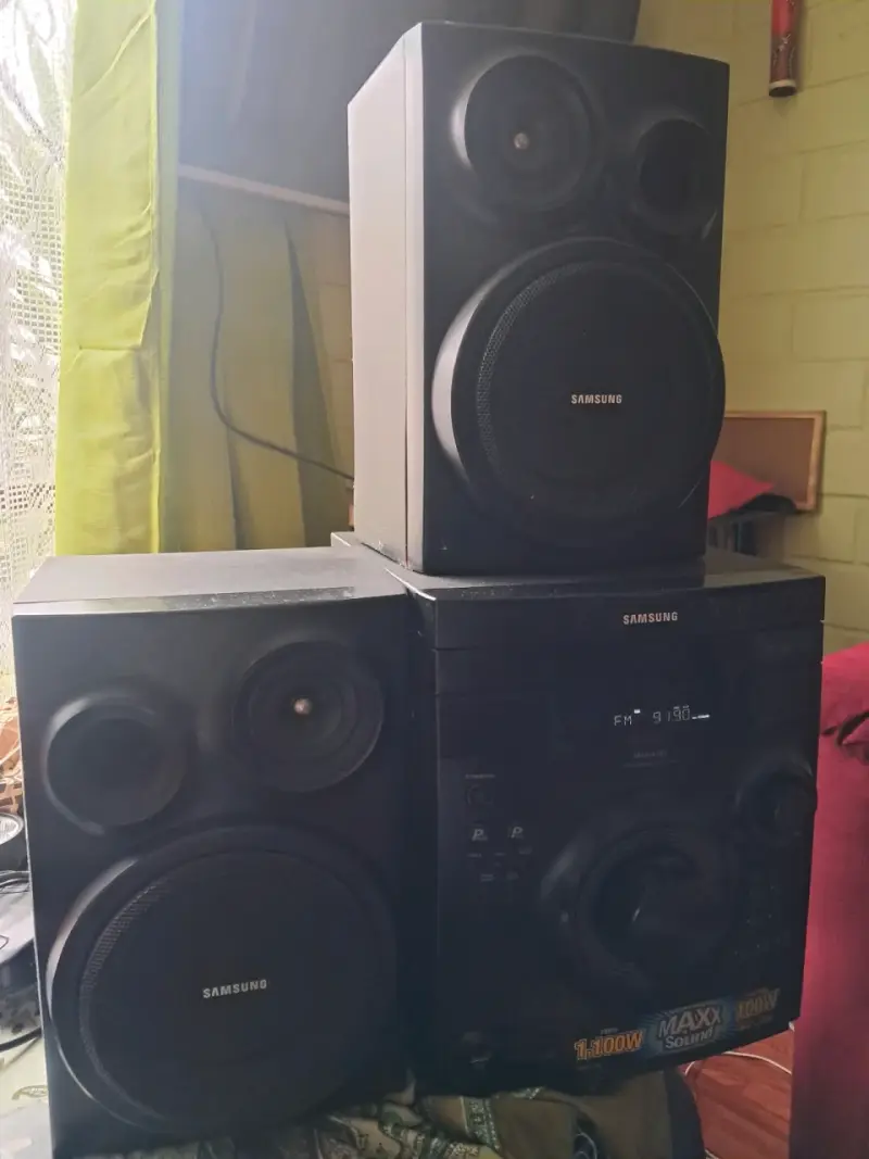 Sistema de sonido Samsung MAX-A54U 1100W - 2