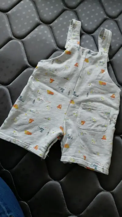 Enterito de bebé con estampado de vehículos - miniatura 2