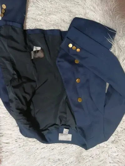 Blazer azul marino con botones dorados H&M - miniatura 3