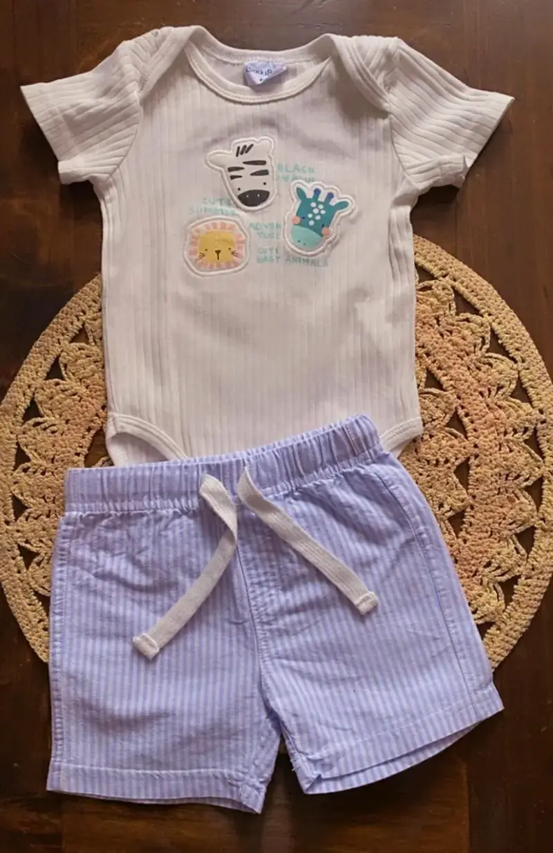 Conjunto de ropa infantil con estampados divertidos - 6