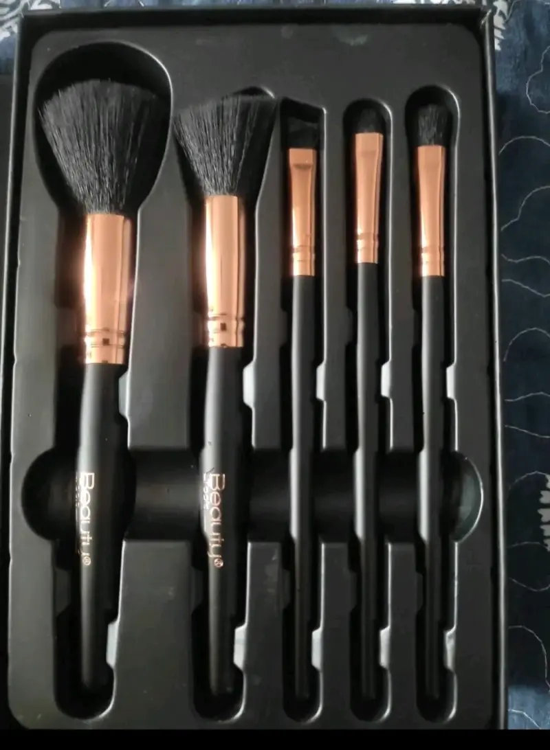 Set de Brochas de Maquillaje para Rostro y Ojos - 1