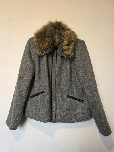 Chaqueta gris con cuello desmontable Liz Claiborne - miniatura 2