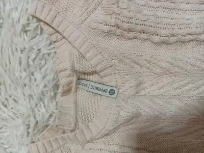 Suéter de punto beige para mujer - miniatura 2