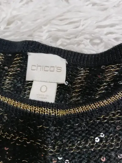 Suéter de lentejuelas negro y dorado Chico's - miniatura 2
