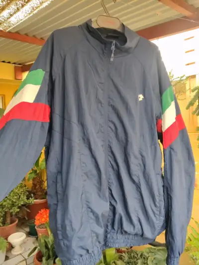 Chaqueta deportiva azul, detalles tricolor Life's - miniatura 1