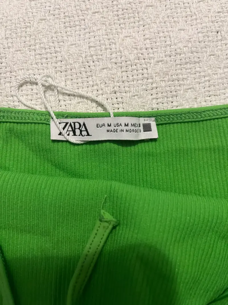 Top verde halter de Zara para mujer - 3