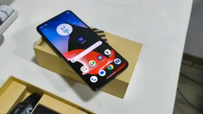 Smartphone Motorola ThinkPhone en buen estado - miniatura 3