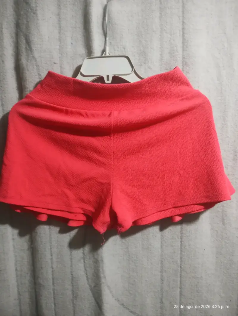 Falda corta roja con volantes para mujer - 2