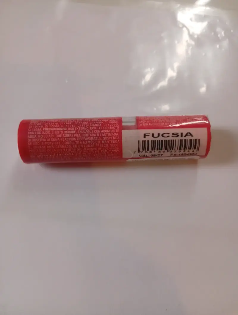 Lápiz Labial Avon Color Trend Kiss Matte Fucsia - 2