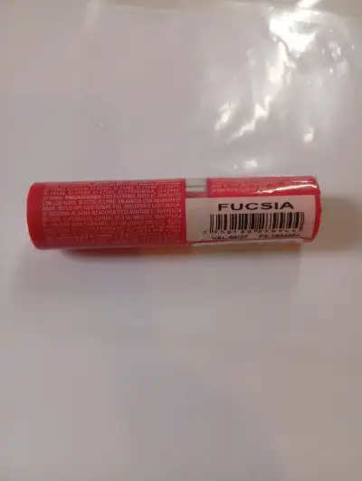 Lápiz Labial Avon Color Trend Kiss Matte Fucsia - miniatura 2