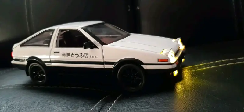 Toyota Trueno AE86 con luces y sonido - 3