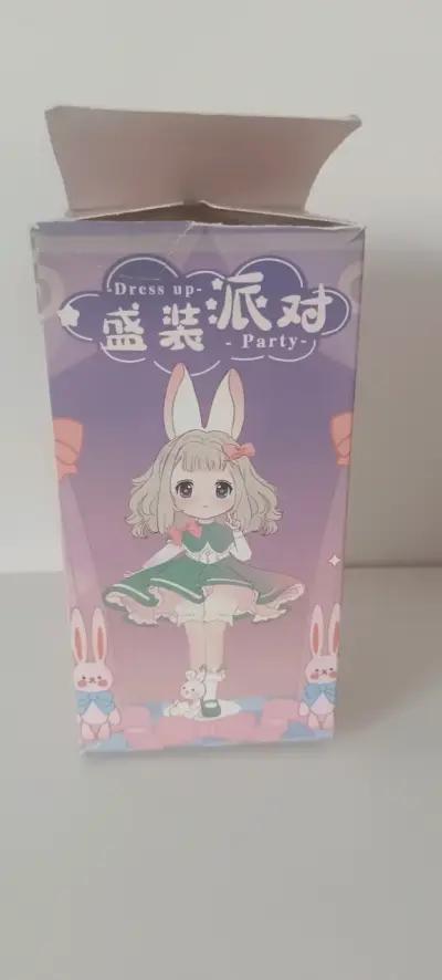 Figura coleccionable Dress Up Party con lazo rojo - miniatura 4