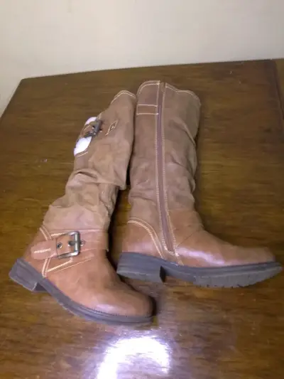 Botas de cuero marrón con hebillas - miniatura 2