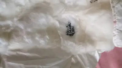 Chaqueta blanca con capucha y detalles de leopardo - miniatura 3