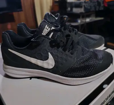 Zapatillas deportivas Nike negras - miniatura 1