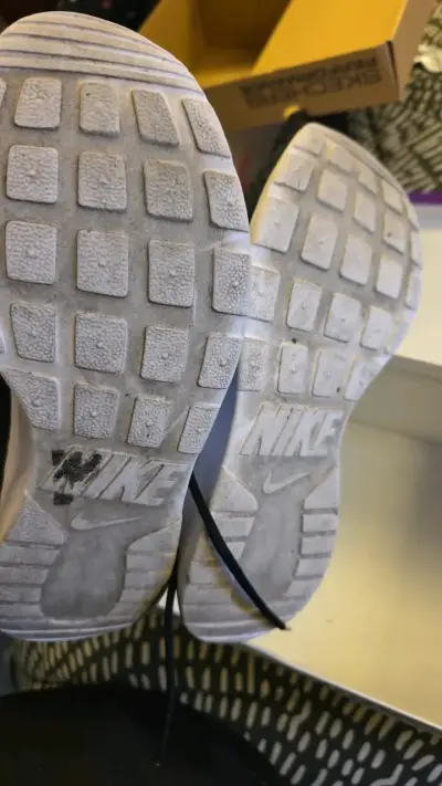 Zapatillas deportivas negras Nike Revolution 5 - miniatura 4