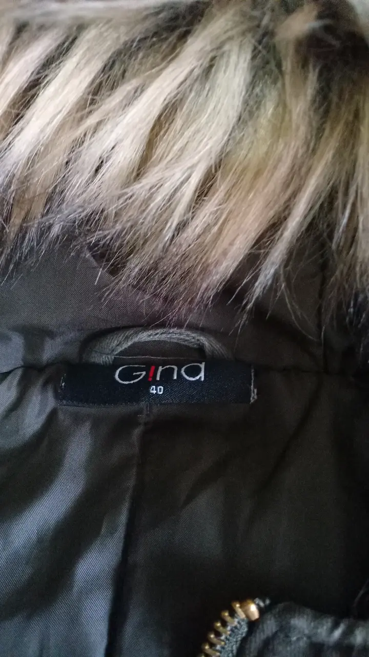 Parka verde con capucha de piel sintética Gina - 2