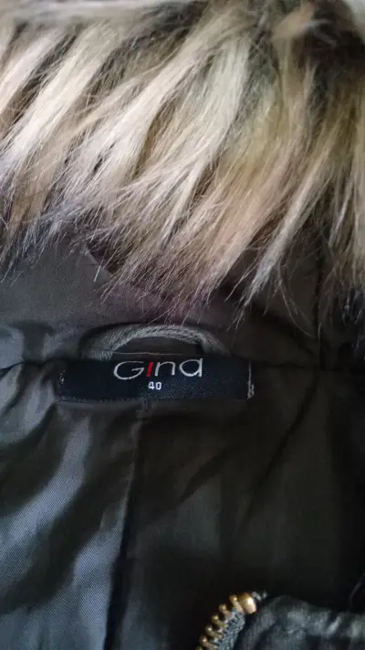Parka verde con capucha de piel sintética Gina - miniatura 2