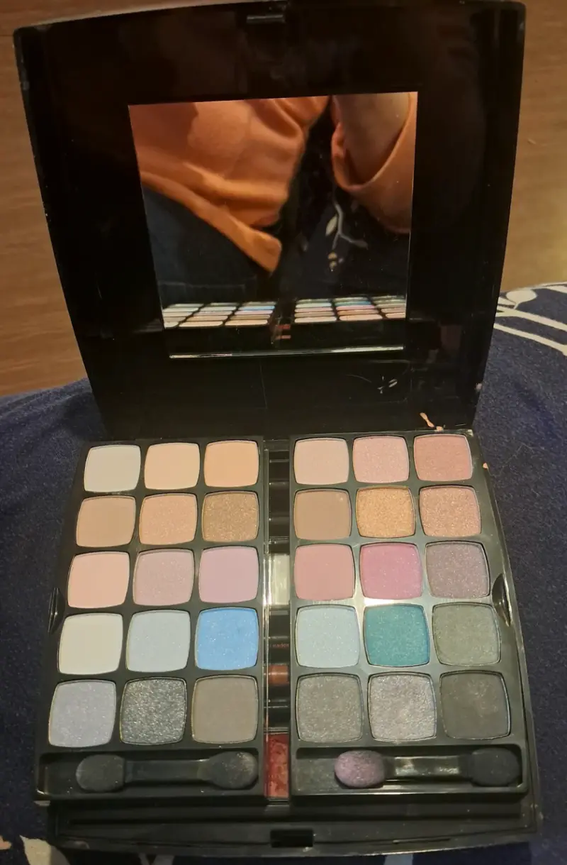 Paleta de Maquillaje Completa PZO con Espejo - 2