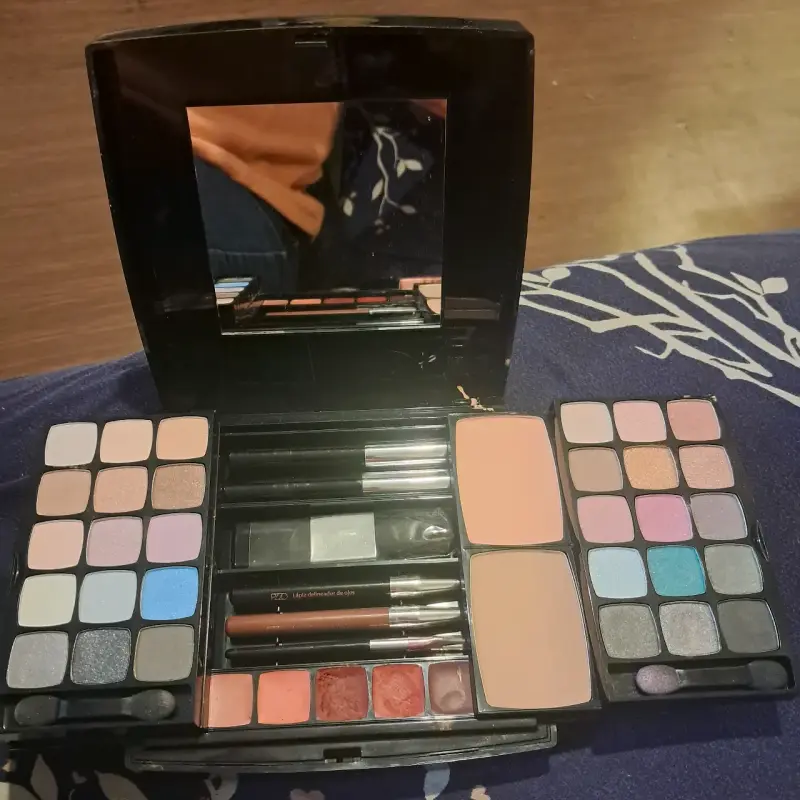 Paleta de Maquillaje Completa PZO con Espejo - 3