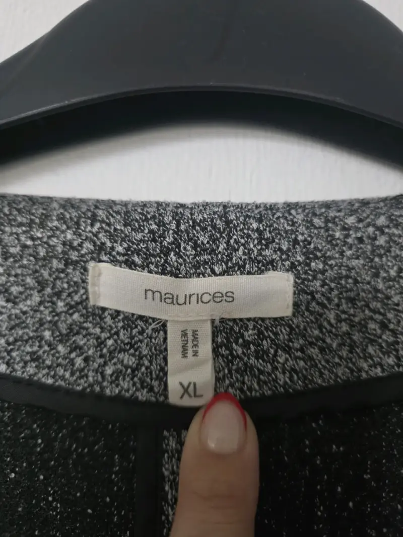 Blazer gris para mujer marca Maurices talla XL - 3
