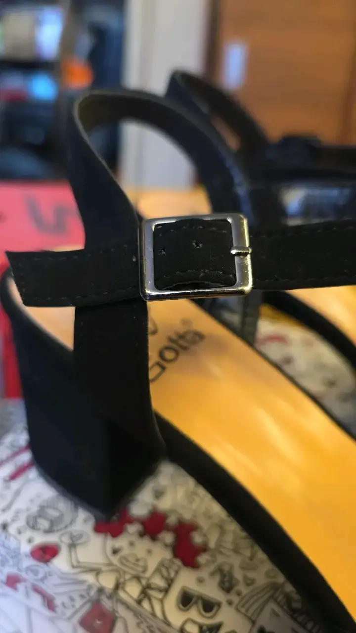 Sandalias negras de tacón grueso para mujer - 3