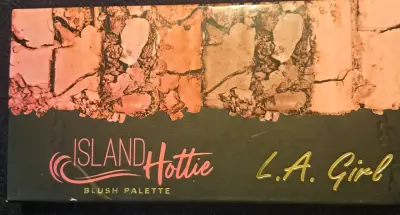 Paleta de rubores L.A. Girl Island Hottie - miniatura 2