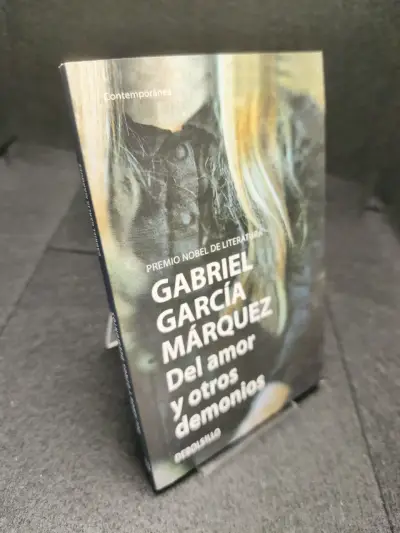 Libro 'Del amor y otros demonios' de Gabriel García Márquez - miniatura 2