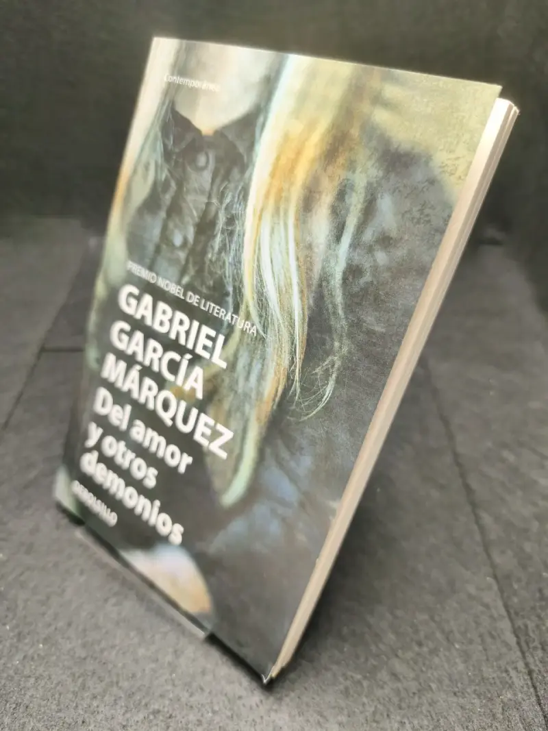 Libro 'Del amor y otros demonios' de Gabriel García Márquez - 3