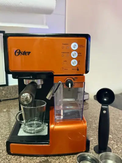 Cafetera Espresso Oster PrimaLatte Naranja - miniatura 1