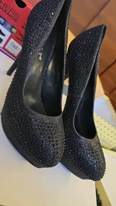 Zapatos de Tacón Alto con Brillos Negros - miniatura 3