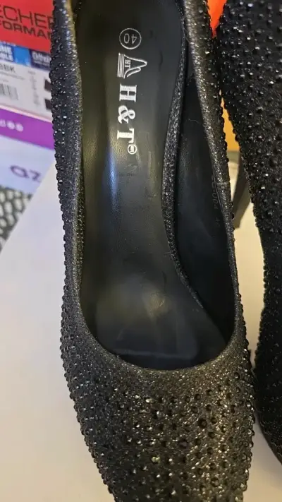 Zapatos de Tacón Alto con Brillos Negros - miniatura 4