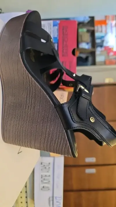 Sandalias de Cuña Negras Carducci Talla 39 - miniatura 3