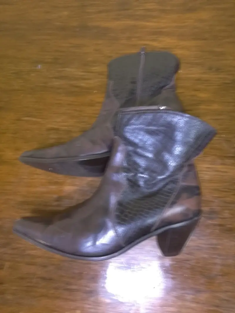Botines de cuero marrón con tacón bajo - 4