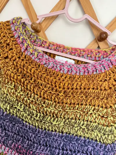 Suéter tejido a crochet multicolor para mujer - miniatura 2