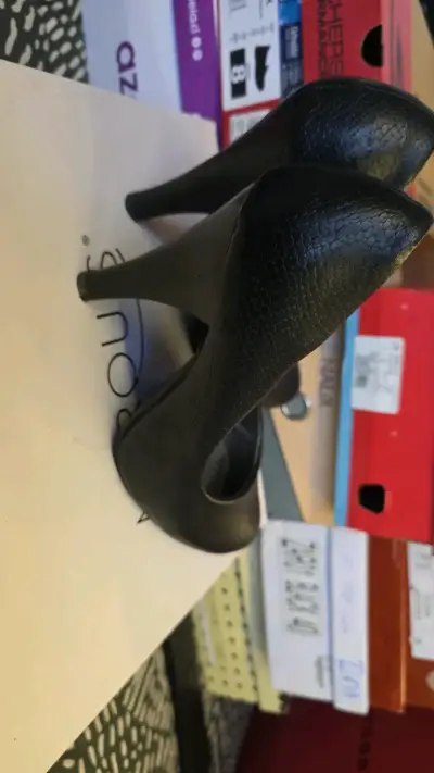 Zapatos de Tacón Negro Palizzio Elegantes - miniatura 3